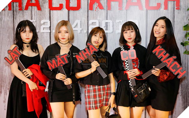 Dàn diễn viên Lật mặt: Nhà có khách cùng các con tham dự sự kiện công chiếu phim 24