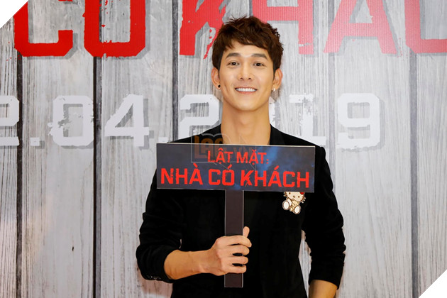 Dàn diễn viên Lật mặt: Nhà có khách cùng các con tham dự sự kiện công chiếu phim 30