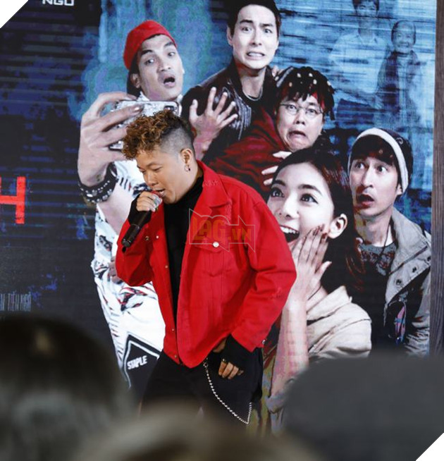 Dàn diễn viên Lật mặt: Nhà có khách cùng các con tham dự sự kiện công chiếu phim 10