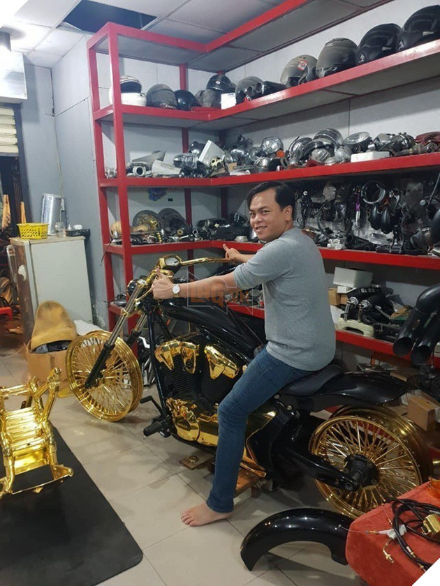 Đại gia đeo 13 kg vàng Phúc XO vừa bị công an bắt là ai? 5