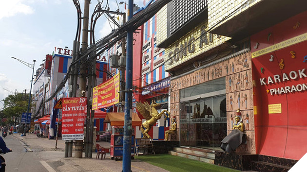 Đại gia đeo 13 kg vàng Phúc XO vừa bị công an bắt là ai? 7