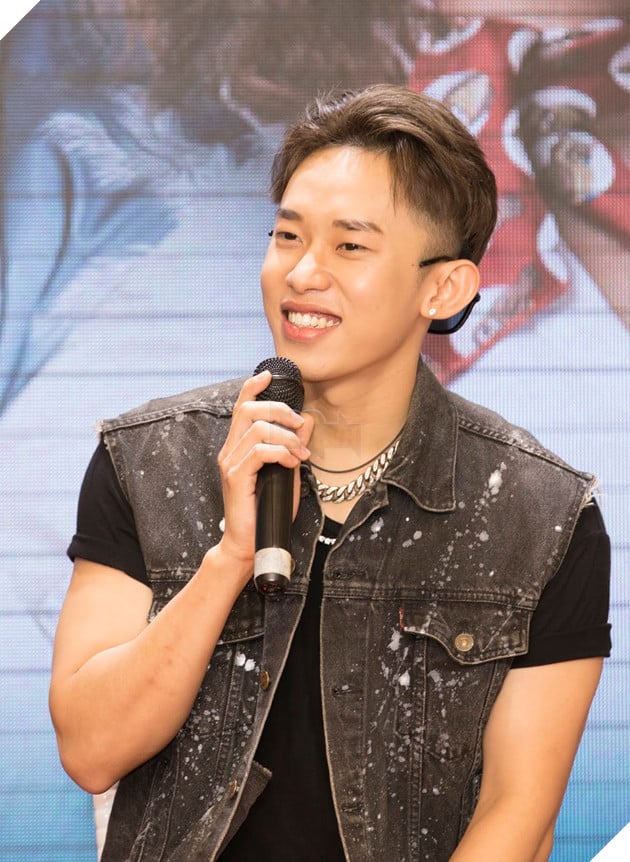 Bị bắt cởi đồ Quốc Anh, Hoàng Oanh tố đạo diễn Nguyễn Quang Dũng tại showcase Ước hẹn mùa thu  6