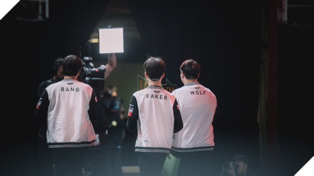 LMHT: Người hâm mộ xúc động khi chứng kiến hình ảnh Faker rưng rưng nước mắt 2