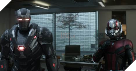 Downey Jr. chào sân với điệu nhảy lạ lùng trong họp báo Avengers: Endgame tại Seoul, Hàn Quốc 11