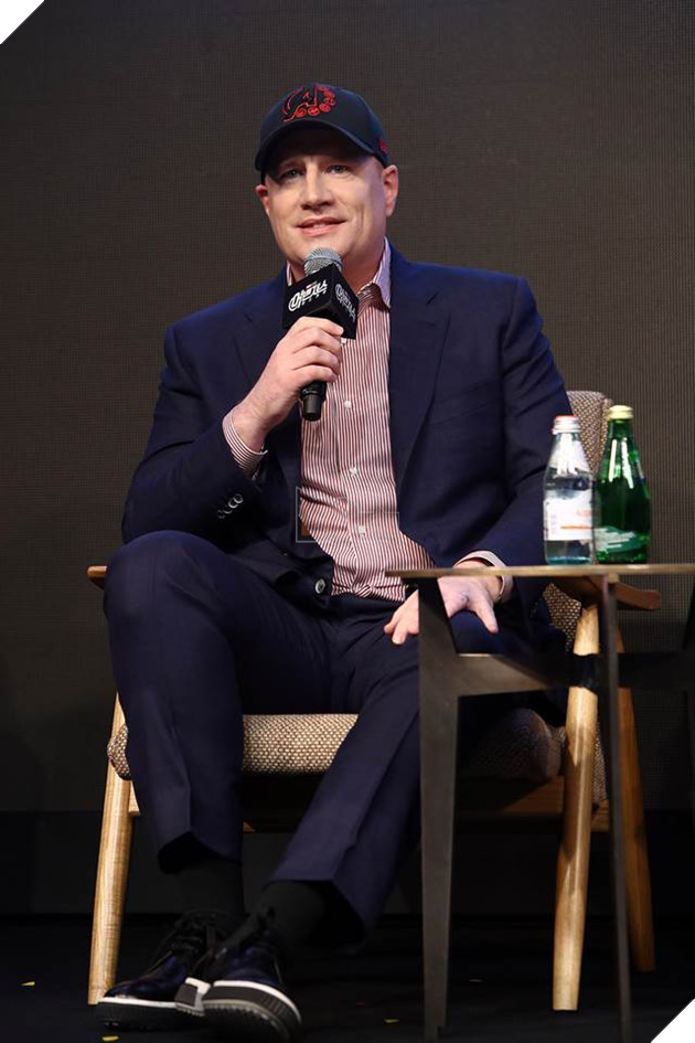 Downey Jr. chào sân với điệu nhảy lạ lùng trong họp báo Avengers: Endgame tại Seoul, Hàn Quốc 6