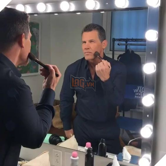 Ngắm nhìn những khoảnh khắc dí dỏm của gã ác nhân Thanos khi không đóng phim 3