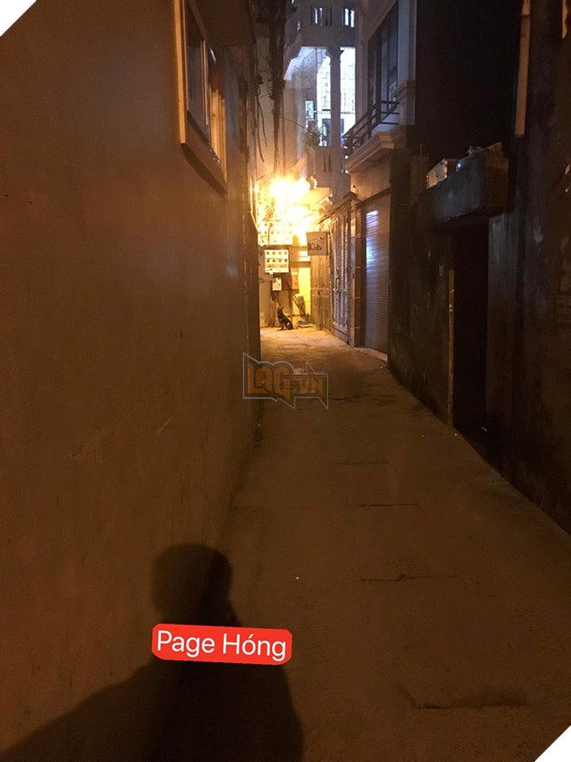 Thanh niên bị chú chó bắt nạt suốt 4 năm: Muốn về nhà phải nộp thuế đường bộ 5