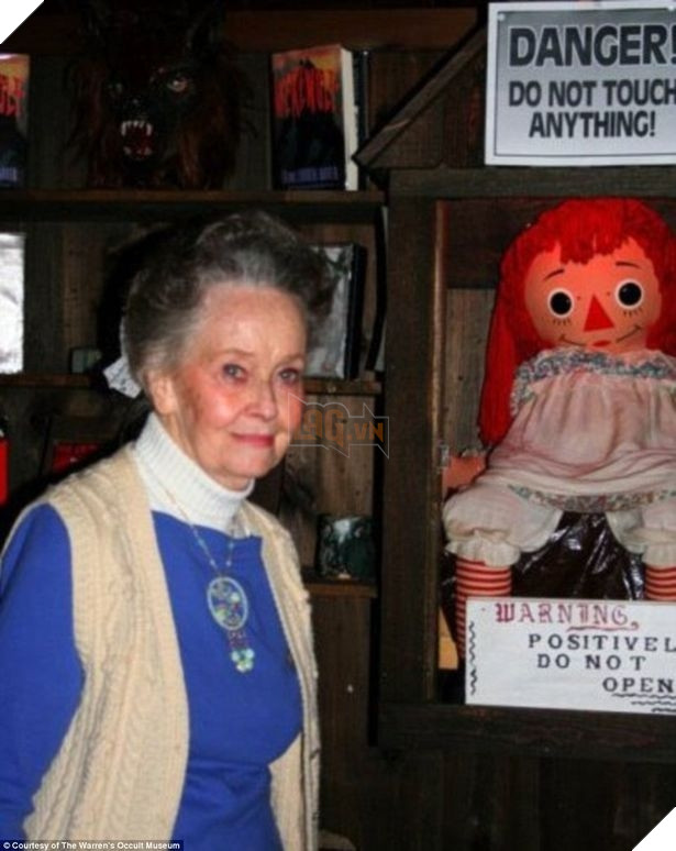 'Bà đồng' Lorraine Warren đời thật vừa qua đời bình yên ở tuổi 92 4