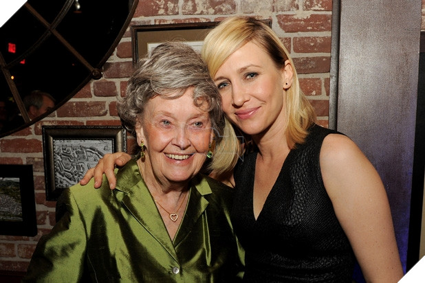 'Bà đồng' Lorraine Warren đời thật vừa qua đời bình yên ở tuổi 92 5