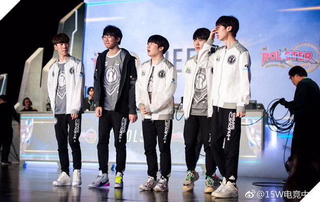 LMHT: Rookie - SKT không còn là team Faker nữa, họ giờ là team SKT thật sự 