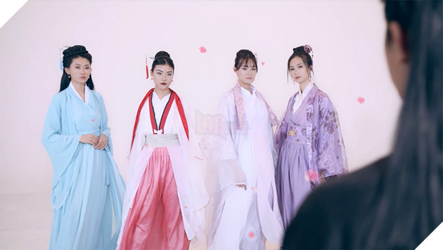 Khi những nàng “chân dài” hiện đại hóa thân vào Đại Kiếm Vương Mobile 9