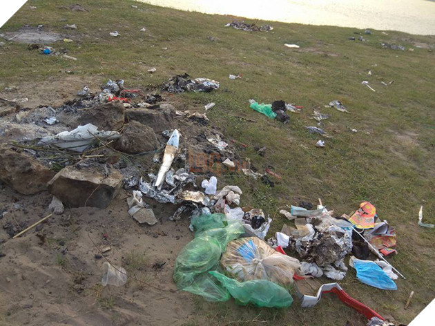 Bếp, nơi mộ chú chó được chôn