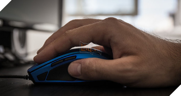 Như thế nào là cầm chuột khi chơi game đúng cách?  6