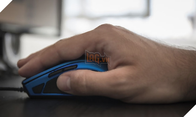 Như thế nào là cầm chuột khi chơi game đúng cách?  3