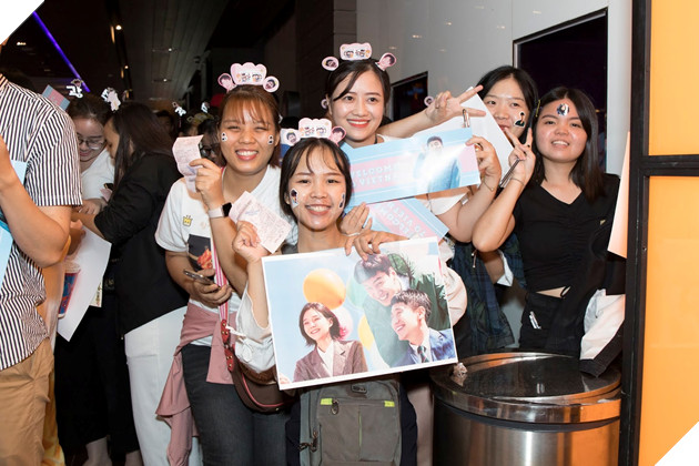  Lee Kwang Soo về Việt Nam - Theo chân hươu cao cổ quảng bá phim Thằng em lý tưởng  4