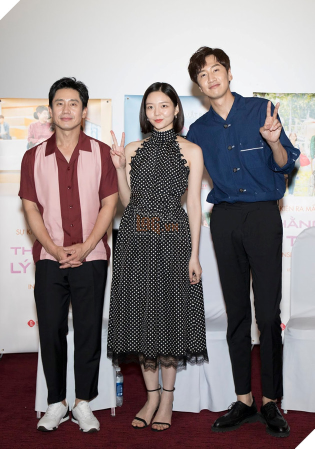  Lee Kwang Soo về Việt Nam - Theo chân hươu cao cổ quảng bá phim Thằng em lý tưởng  25