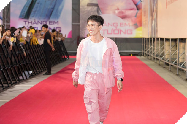 Lee Kwang Soo góp mặt cùng Jun Phạm và Trấn Thành tại sự kiện thảm đỏ phim Thằng em lý tưởng 17