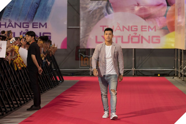 Lee Kwang Soo góp mặt cùng Jun Phạm và Trấn Thành tại sự kiện thảm đỏ phim Thằng em lý tưởng 13