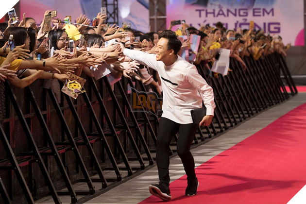 Lee Kwang Soo góp mặt cùng Jun Phạm và Trấn Thành tại sự kiện thảm đỏ phim Thằng em lý tưởng 11