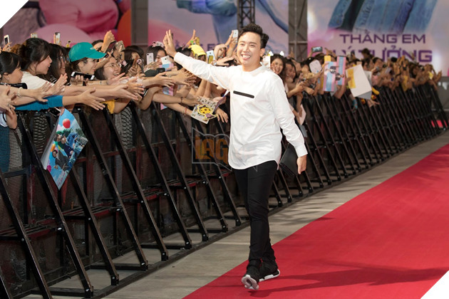 Lee Kwang Soo góp mặt cùng Jun Phạm và Trấn Thành tại sự kiện thảm đỏ phim Thằng em lý tưởng 12