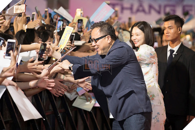 Lee Kwang Soo góp mặt cùng Jun Phạm và Trấn Thành tại sự kiện thảm đỏ phim Thằng em lý tưởng 2