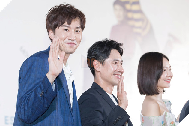 Lee Kwang Soo góp mặt cùng Jun Phạm và Trấn Thành tại sự kiện thảm đỏ phim Thằng em lý tưởng 7