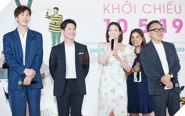 Lee Kwang Soo góp mặt cùng Jun Phạm và Trấn Thành tại sự kiện thảm đỏ phim Thằng em lý tưởng 8