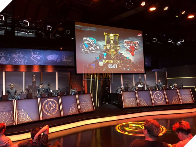 LMHT: MSI 2019 - Ngày 2 Khởi động: PVB giành thắng lợi trong trận đầu tiên, đặt một chân vào vòng trong 3