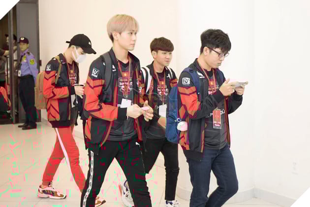 LMHT: MSI 2019 - Ngày 2 Khởi động: PVB giành thắng lợi trong trận đầu tiên, đặt một chân vào vòng trong 8