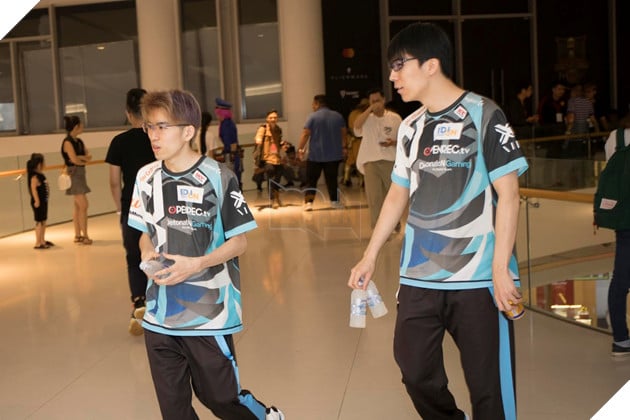 LMHT: MSI 2019 - Ngày 2 Khởi động: PVB giành thắng lợi trong trận đầu tiên, đặt một chân vào vòng trong 14