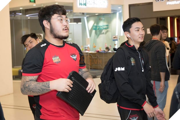 LMHT: MSI 2019 - Ngày 2 Khởi động: PVB giành thắng lợi trong trận đầu tiên, đặt một chân vào vòng trong 18