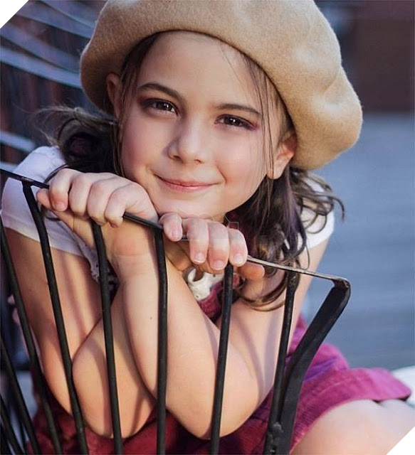 Ngắm nhìn gương mặt đáng yêu của cô con gái Iron Man trong Avengers: Endgame 11