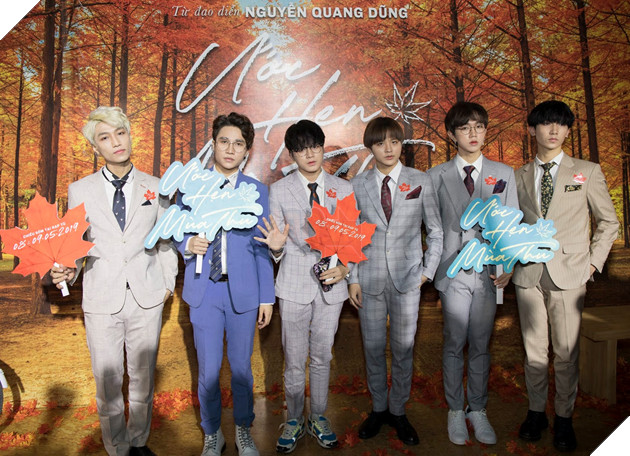 Mặc kệ trời mưa, dàn sao Việt vẫn đổ bộ họp báo Ước hẹn mùa thu 33