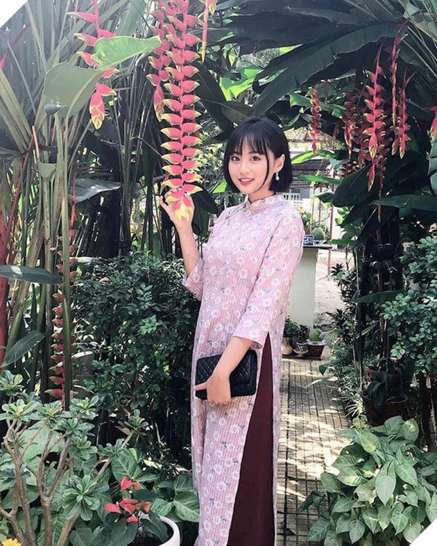 Nữ MC Esports Minh Nghi quá xinh đến mức ai cũng nhận cô là vợ của mình 6