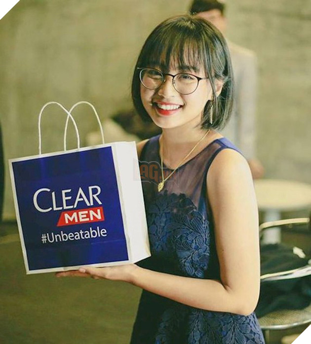 Nữ MC Esports Minh Nghi quá xinh đến mức ai cũng nhận cô là vợ của mình 8