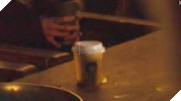 Game of Thrones để lọt một ly Starbucks ngay trong phim, mùa đông không còn lạnh nữa 2