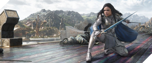 Avengers: Endgame và các cảnh quay bị loại bỏ - Thor suýt hôn Valkyrie 4