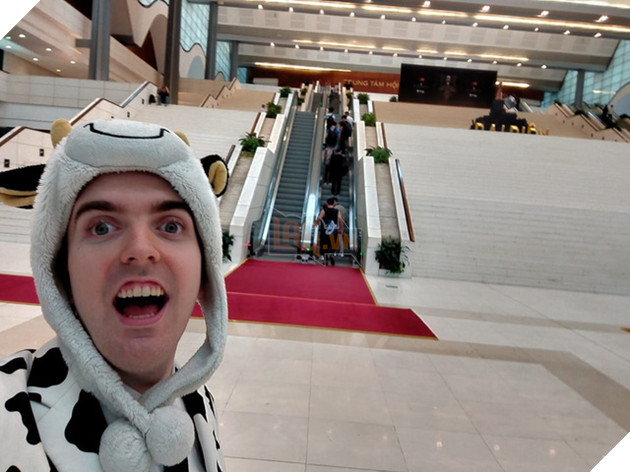 Chết cười với thánh Cowsep, bắt Grab, bận nguyên cây da bò để tham dự MSI 2019 3