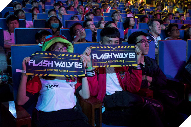 Không khí MSI 2019 Ngày 3: Cả gia đình Xmithie Team Liquid cùng đến ủng hộ đội tuyển 8