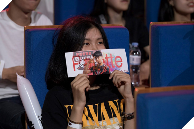 Không khí MSI 2019 Ngày 3: Cả gia đình Xmithie Team Liquid cùng đến ủng hộ đội tuyển 13