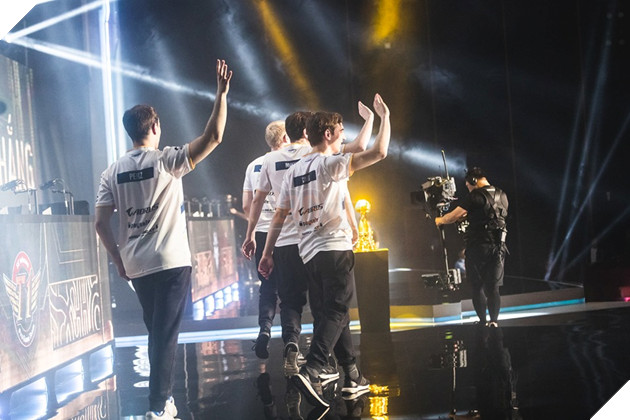 LMHT: Fan bàn tán xôn xao khi G2 Esports thắng SKT T1, thua PVB để trả ơn 2