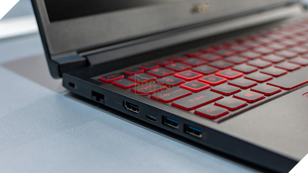 Laptop gaming Acer Nitro 7: Thiết kế cực ngầu kèm theo nội lực mạnh mẽ 4