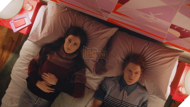 Bonding: Phép lai sáng tạo giữa 50 sắc thái và Sex Education  9