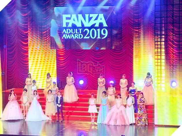 ToÃ n cáº£nh giáº£i thÆ°á»ng Oscar phim ngÆ°á»i lá»n Nháº­t Báº£n 2019: Aizawa Minami lÃªn ngÃ´i, Kawai Asuna Äoáº¡t giáº£i tÃ¢n binh xuáº¥t sáº¯c nháº¥t - áº¢nh 1.