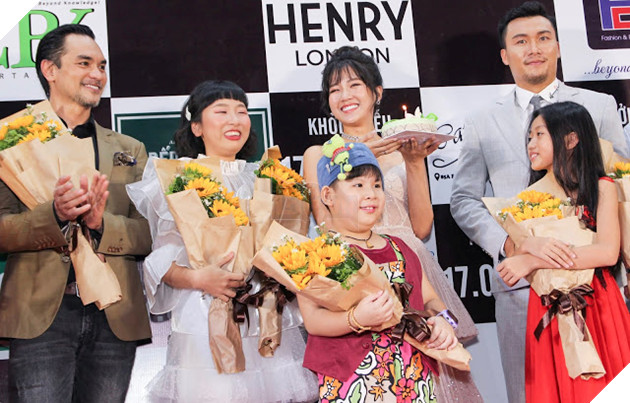 Dàn sao Việt góp mặt chúc mừng Kiều Trinh ra mắt Cà Chớn, Anh đừng đi! 22