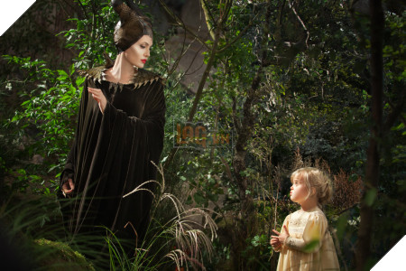 Angelina Jolie xinh đẹp và đầy bí ẩn trong trailer Tiên hắc ám 2 2