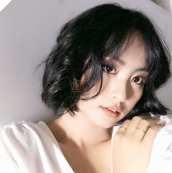 LMHT: Nữ MC Minh Nghi được cộng đồng quốc tế khen ngợi về vẻ ngoài xinh đẹp ngút trời của mình 4