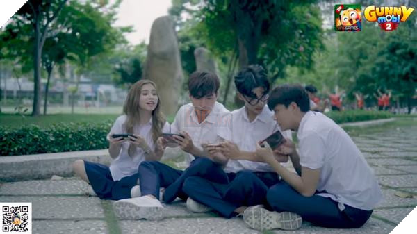 Gunny Mobi tiếp tục đốn tim cộng đồng bằng chuỗi clip kỷ niệm với Gà Vàng 3