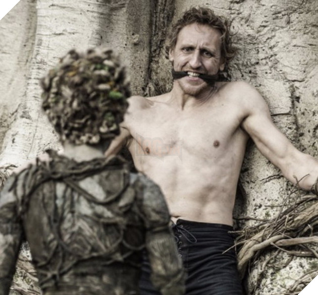 Sau Game of Thrones Season 8 Tập 6, phần tiếp theo mang tên Blood Moon đã chính thức xuất hiện 4