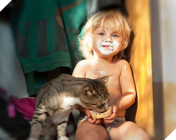  
Trẻ sẽ học được cách chăm sóc người khác ngay khi còn bé